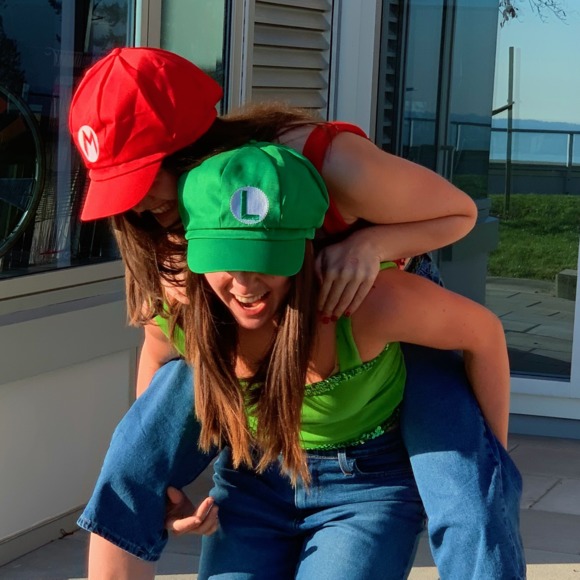 Meet your Posher, Molly - Picture 1 of 1